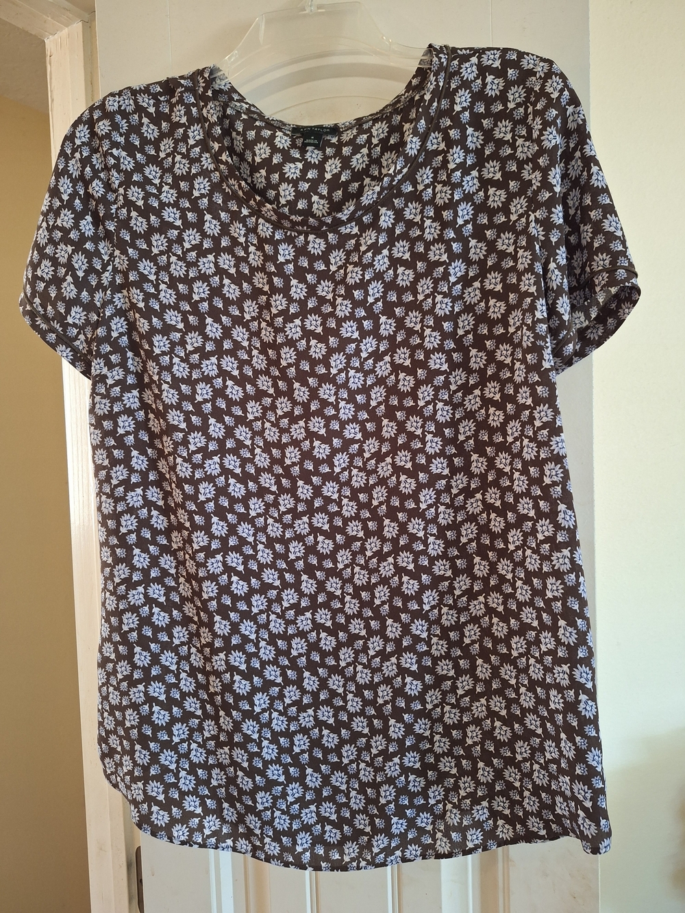 Ann Taylor Brown Short-Sleeve Floral Print Tee